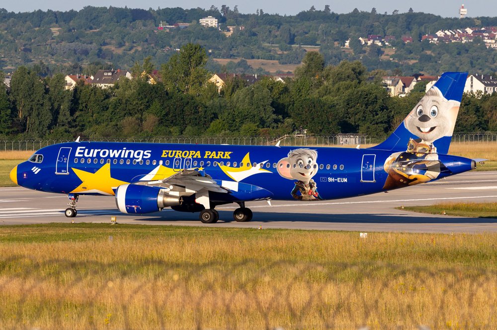 Eurowings Europe Malta / 9H-EUM / Airbus A320-214