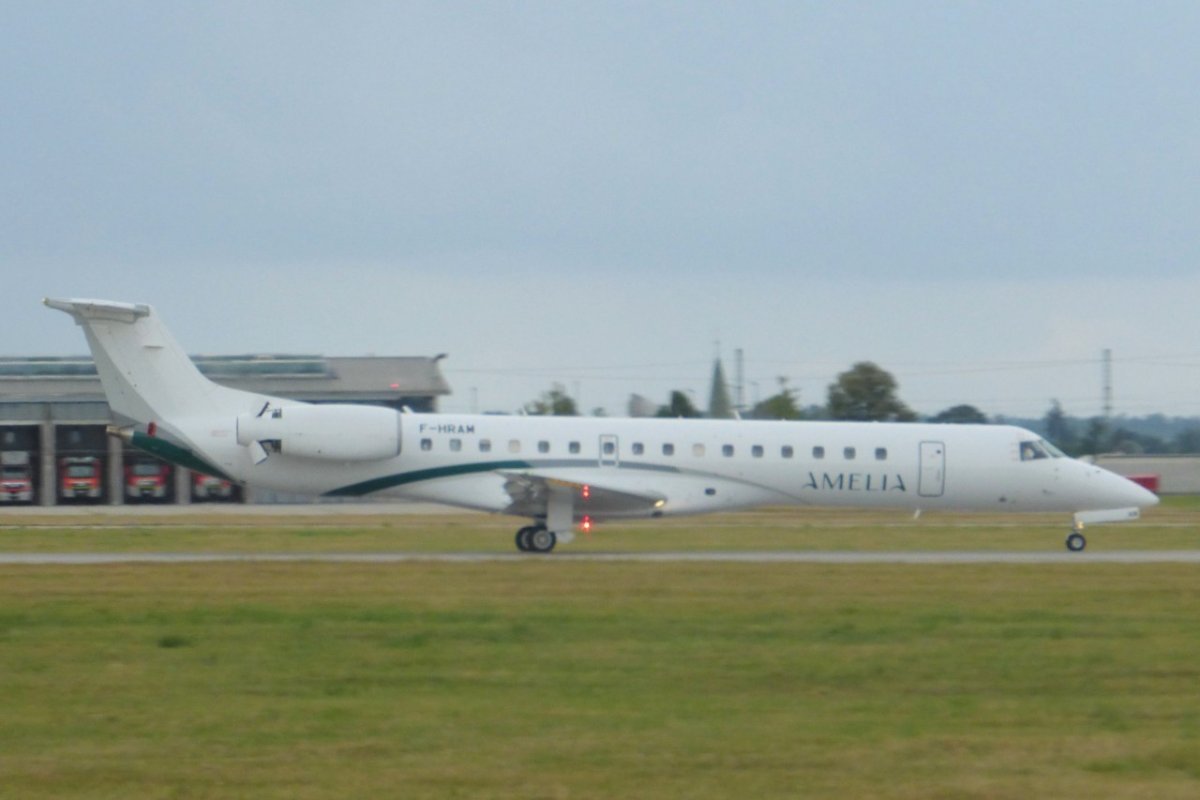 F-HRAM    Embraer ERJ-145LU       Amelia Int