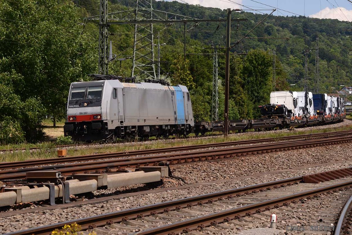 186 287-9.jpg