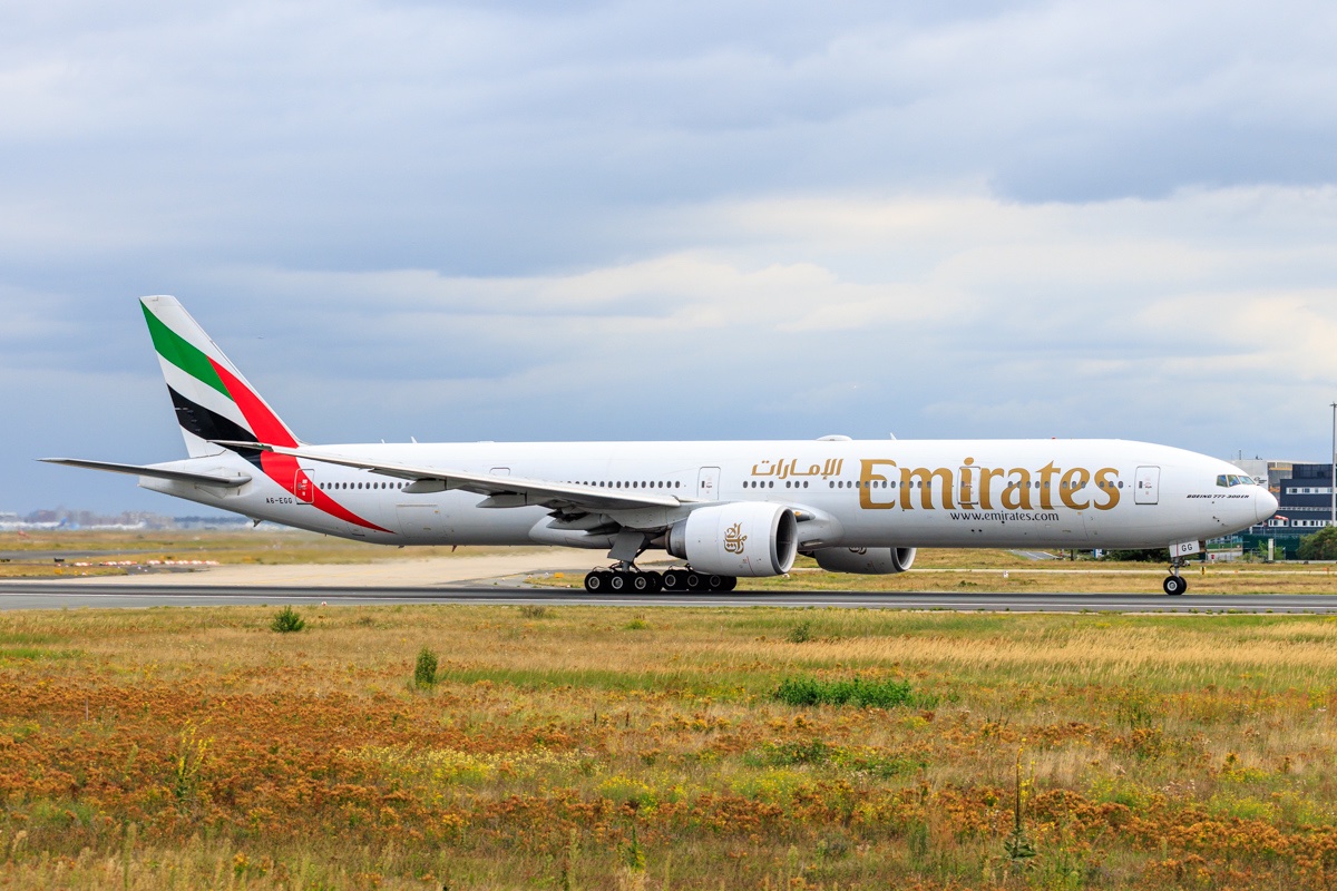 20250823-A6-EGG, B777, UAE.jpg