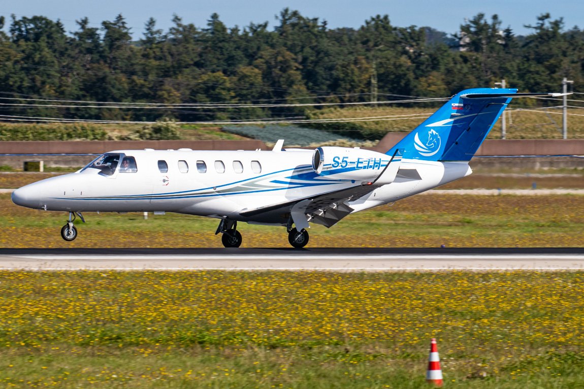 31.8.2025_FoxAviation_S5-ETH_C25A.jpg