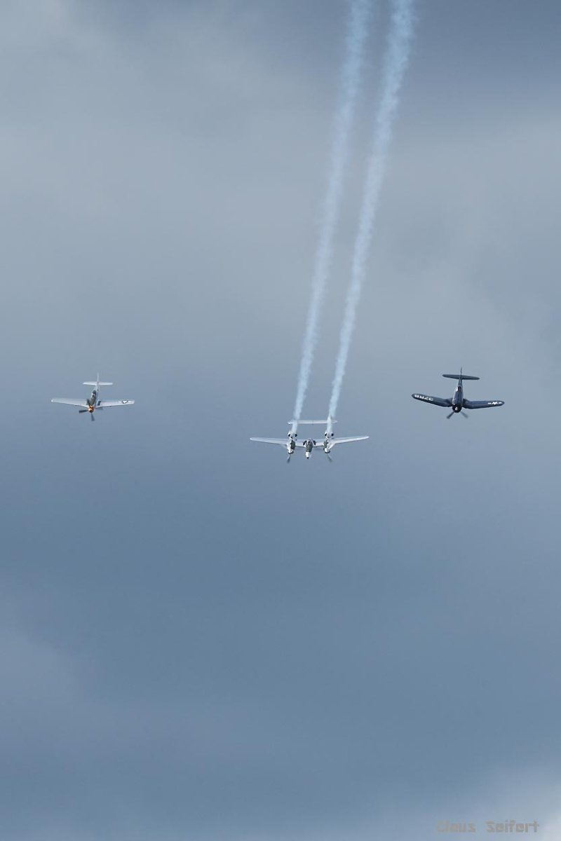 OE-EFB N25Y OE-EAS.1.jpg