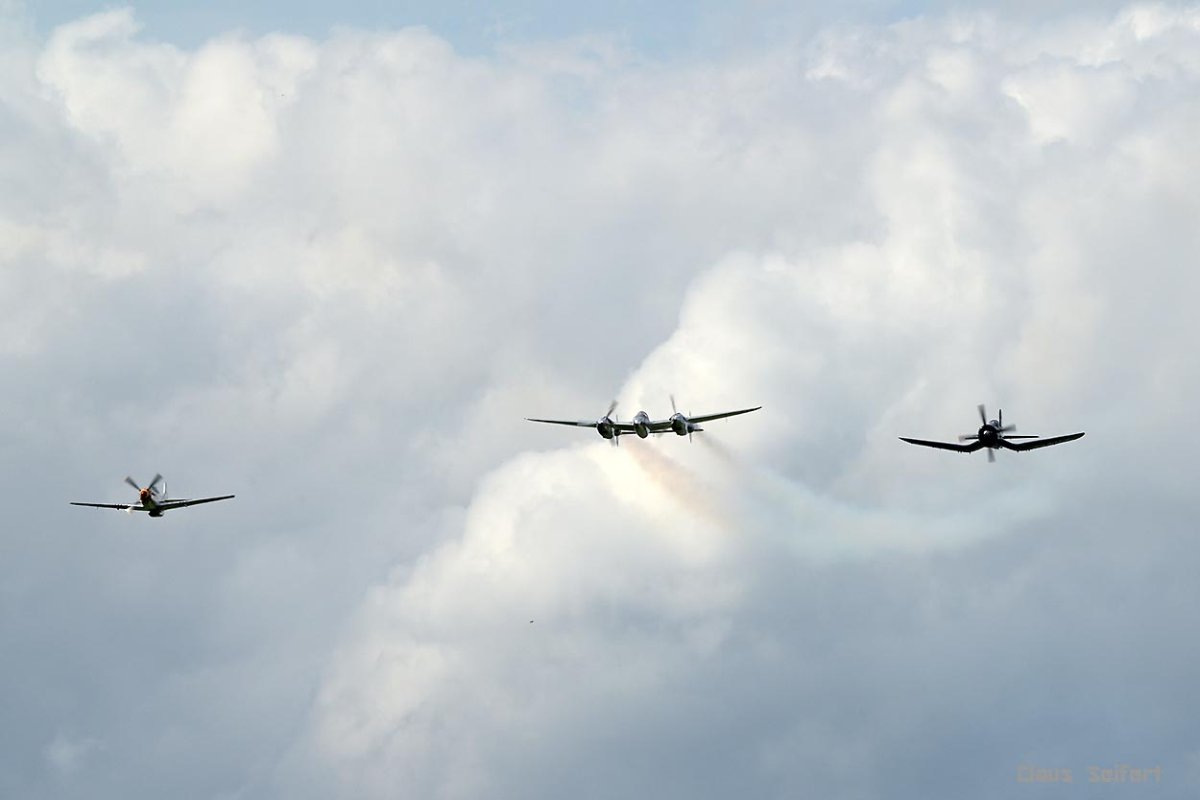OE-EFB N25Y OE-EAS.2.jpg