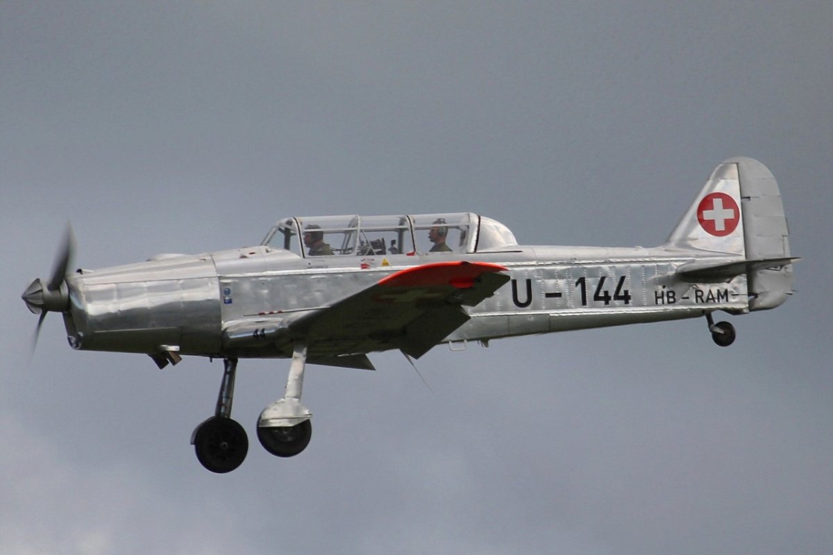 HB-RAM         Pilatus P2-06