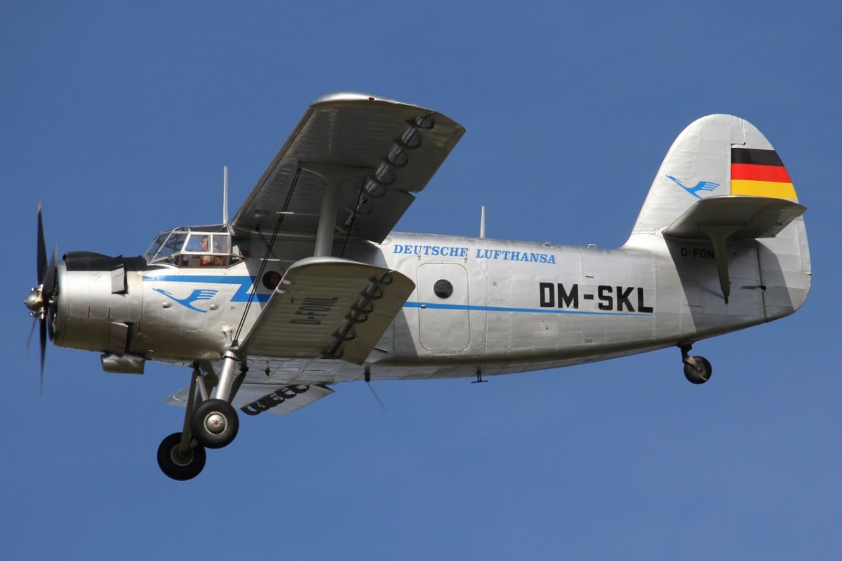 OM-SKL        Antonov An-2