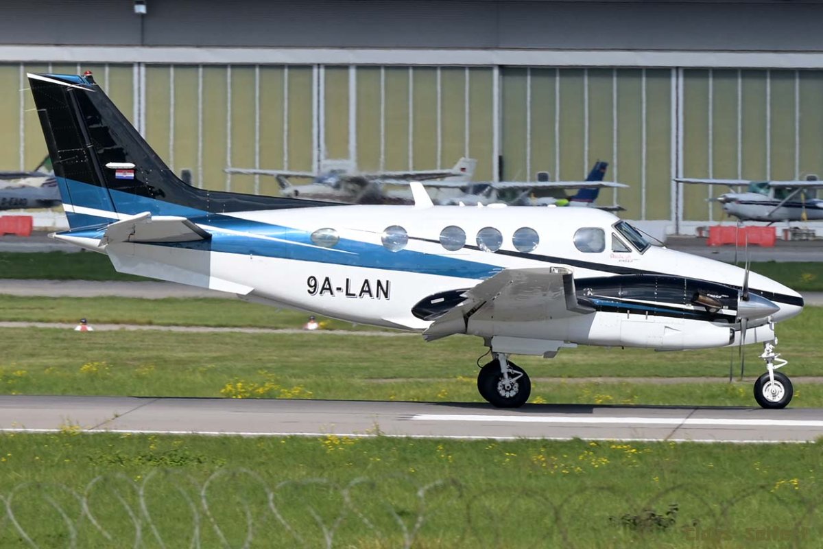 9A-LAN.jpg