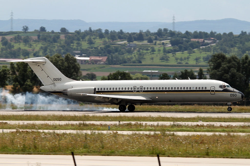 USA - Navy McDonnell Douglas C-9B Skytrain II (DC-9-32CF)