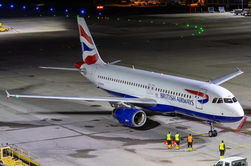 British Airways / G-EUUH / Airbus A320-232