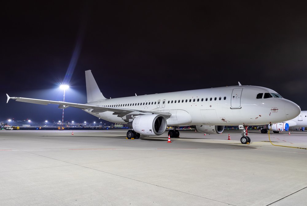 Avion Express Malta / 9H-SWN / Airbus A320-214