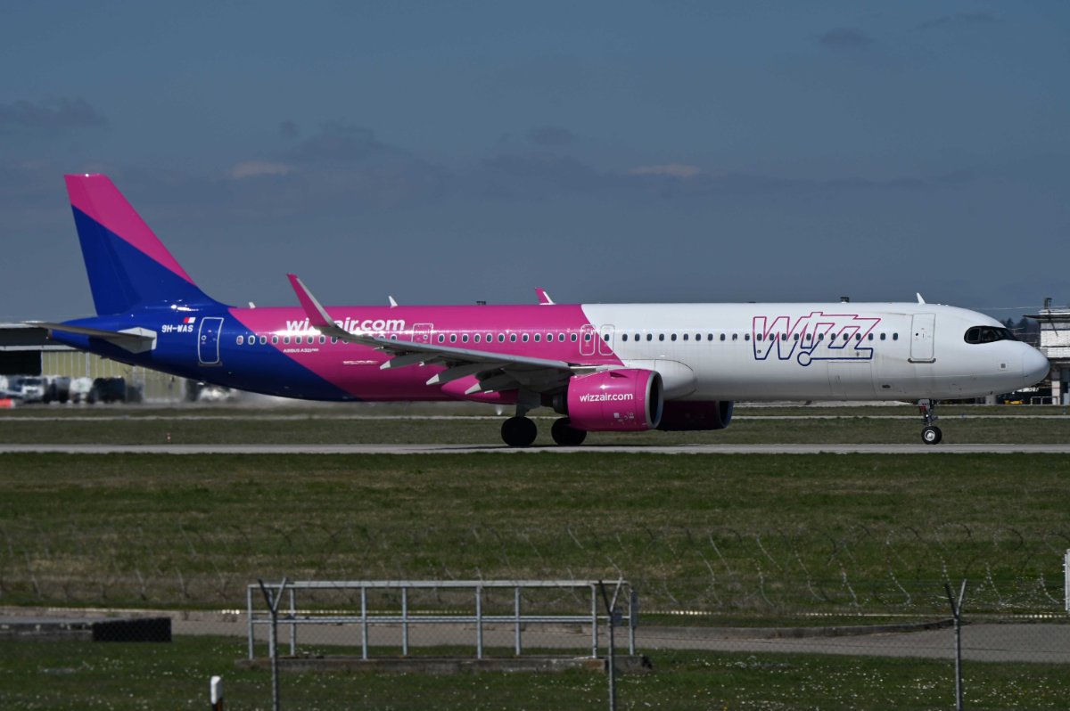 9H-WAS Wizz Air Malta Airbus A321-271NX.JPG