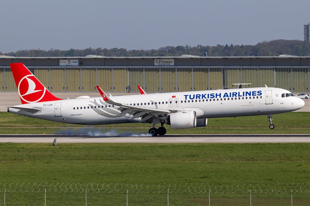 Turkish Airlines / TC-LSA / Airbus A321-271NX