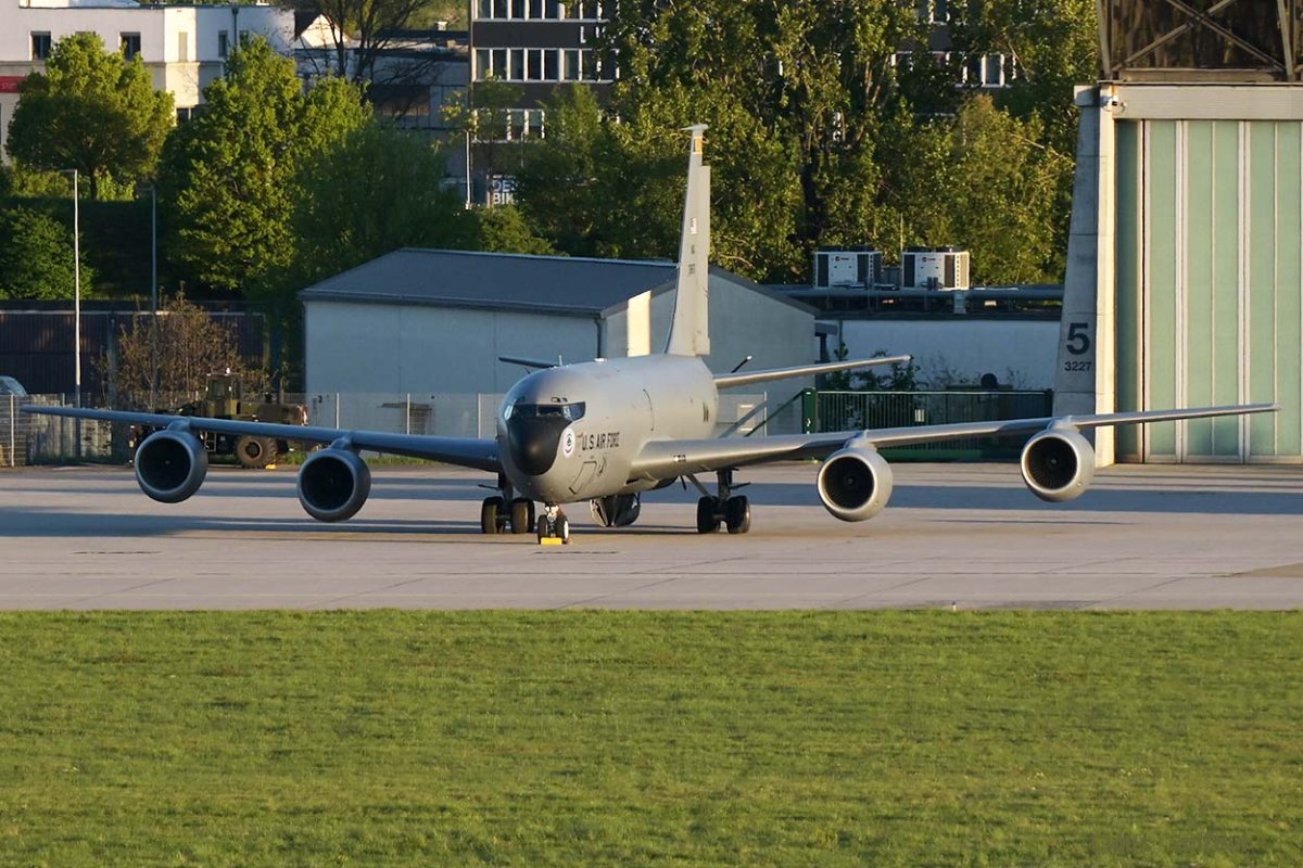 63-8875.jpg