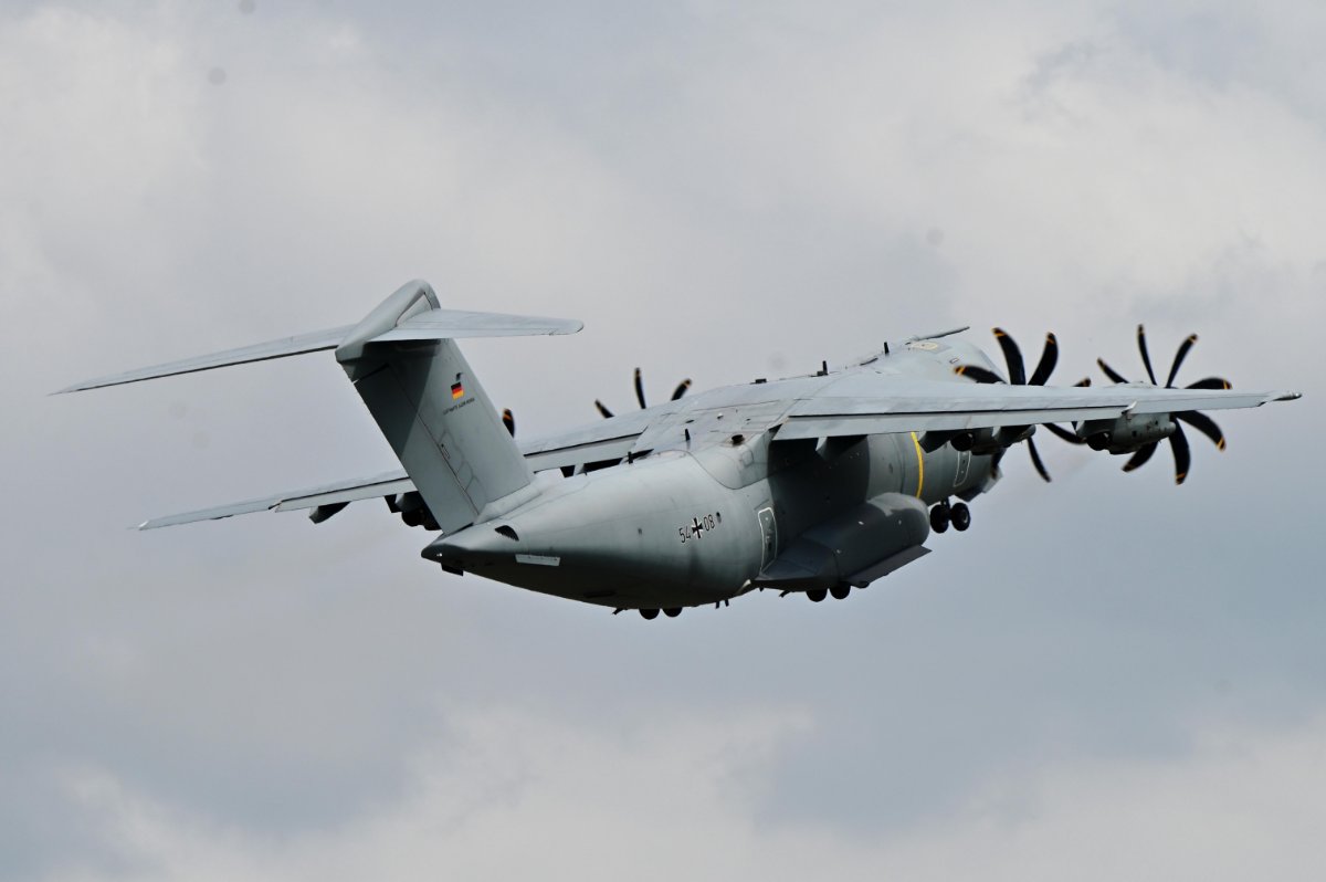 54+08 Bundeswehr Luftwaffe Airbus A400M 02.JPG