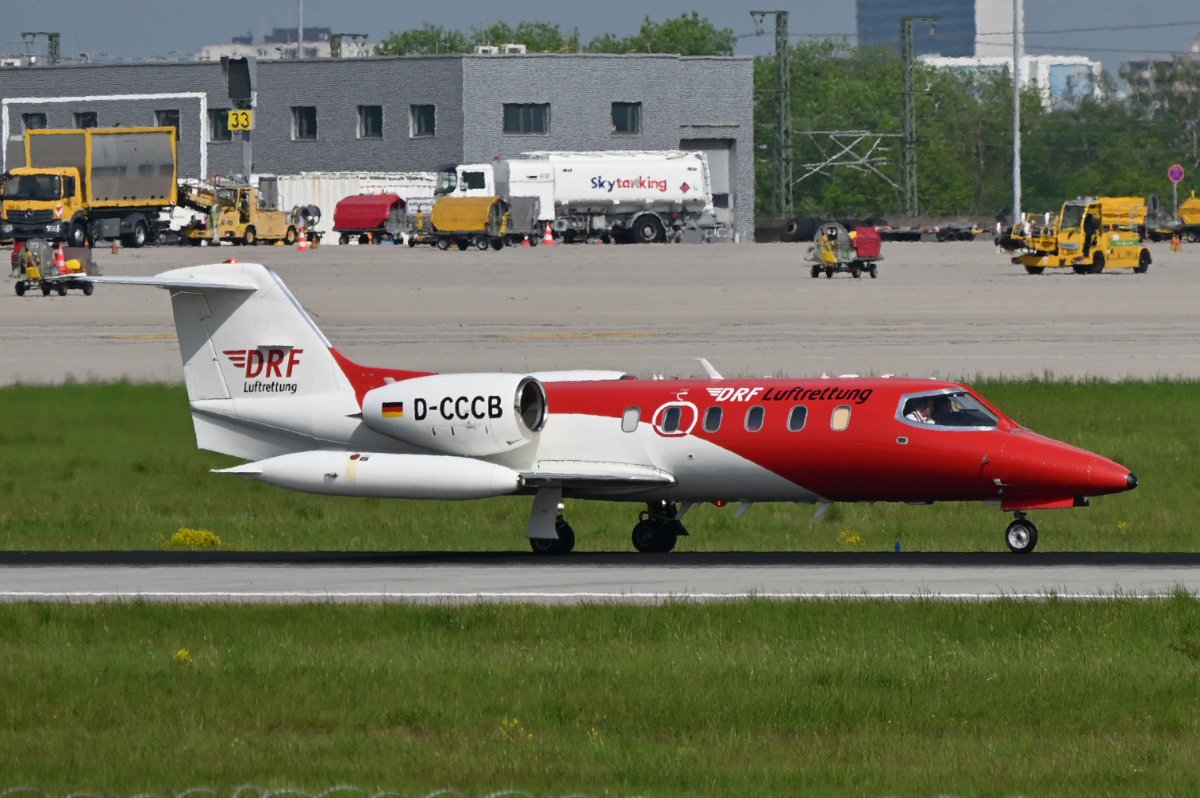 D-CCCB DRF Luftrettung Bombardier Learjet 35A.JPG
