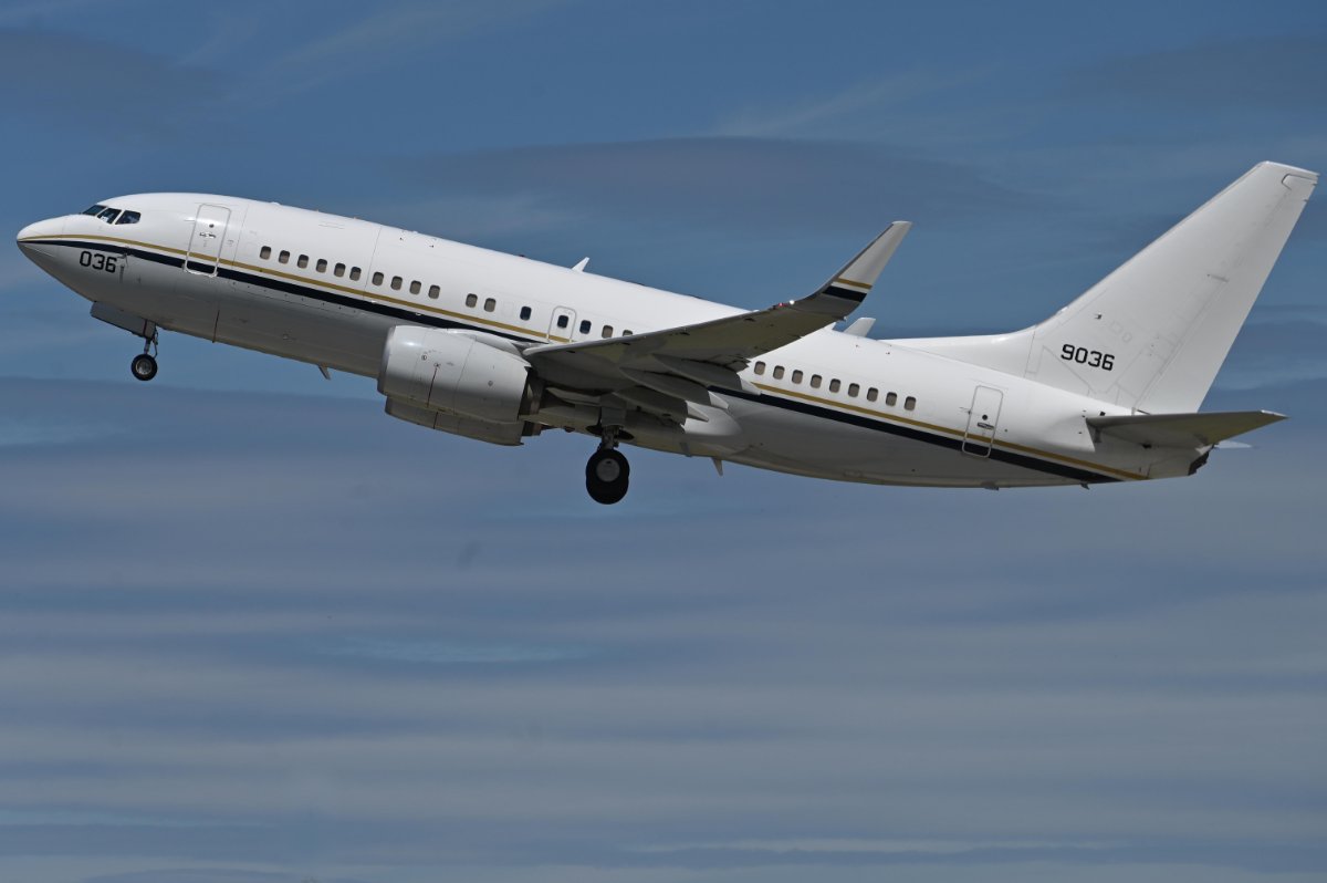 169036 US Navy Boeing C-40A Clipper 02.JPG