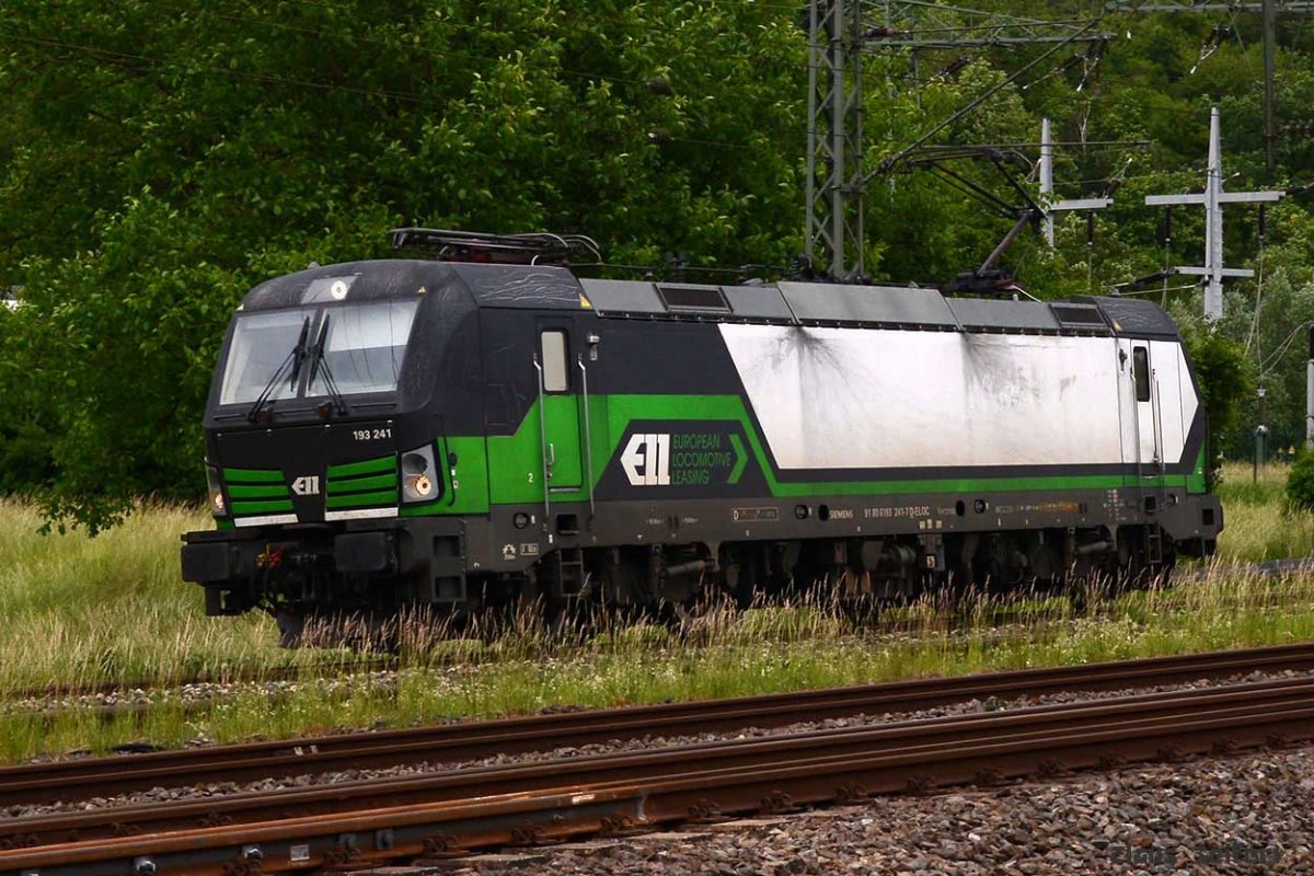 193 241-7.jpg