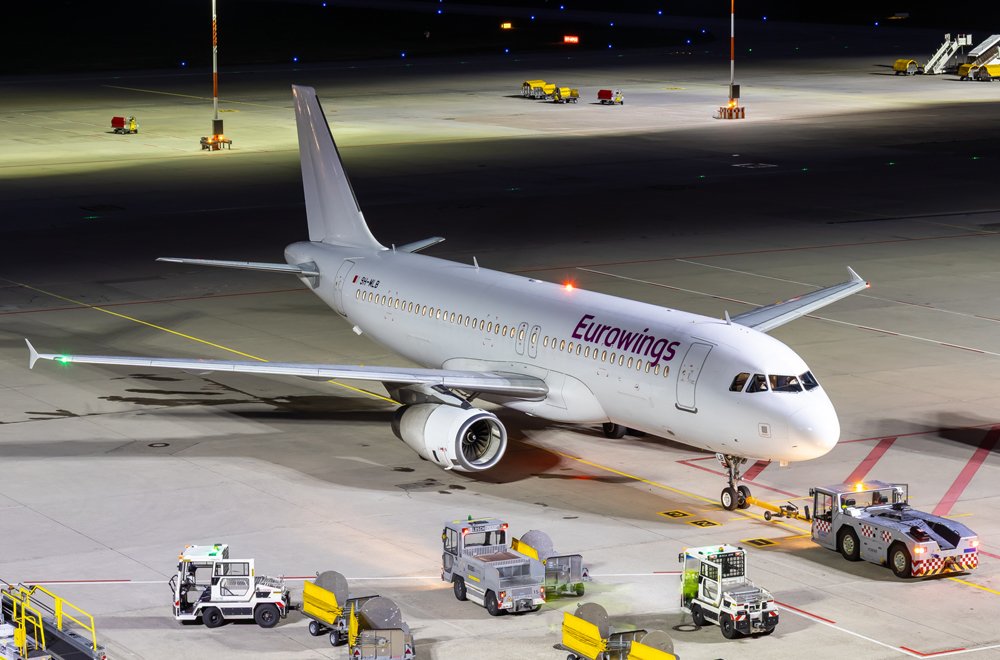 Eurowings (Avion Express Malta) / 9H-MLB / Airbus A320-232